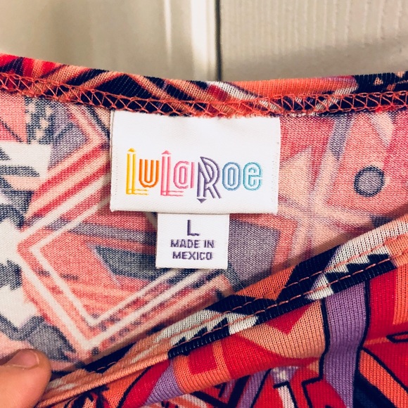 Geometric print Irma Lularoe - Picture 3 of 3